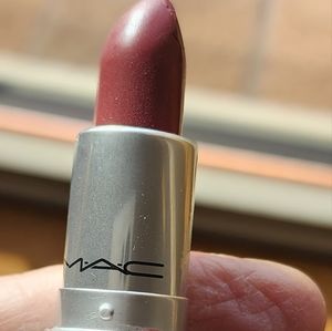 Mac lipstick Amorous